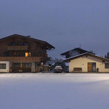 Haus Jochler Apartamento Ried im Zillertal Exterior foto
