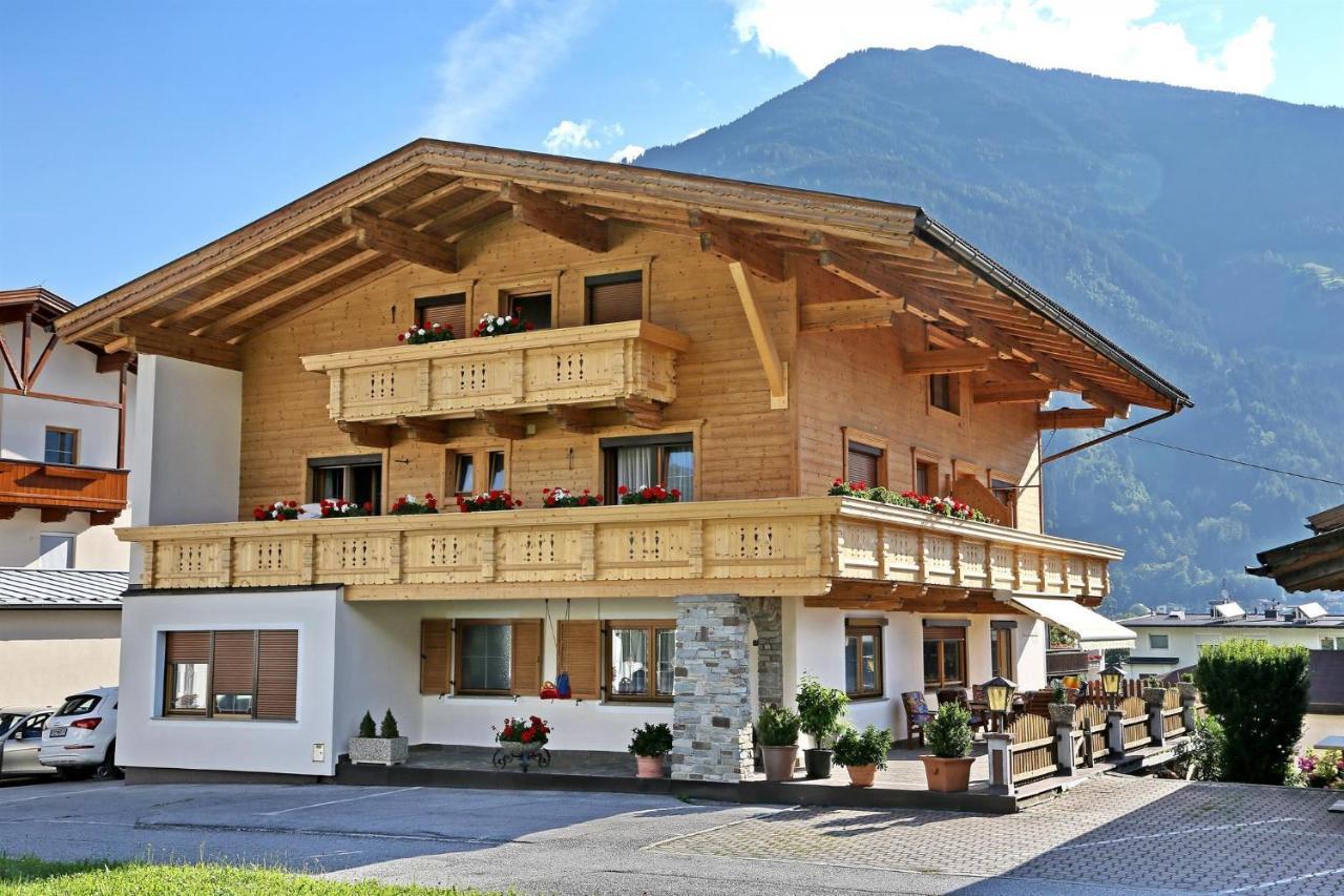 Haus Jochler Apartamento Ried im Zillertal Exterior foto