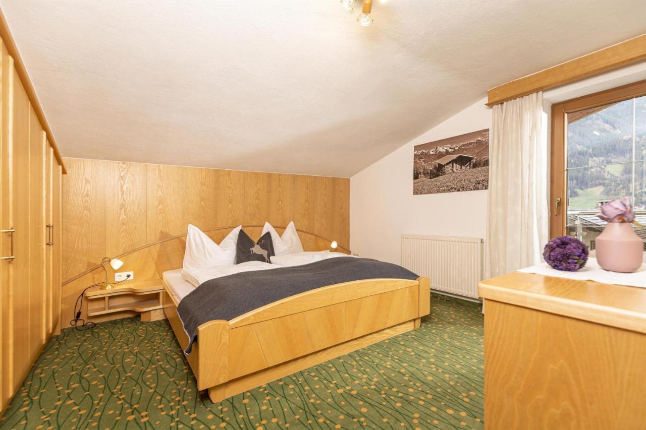 Haus Jochler Apartamento Ried im Zillertal Quarto foto