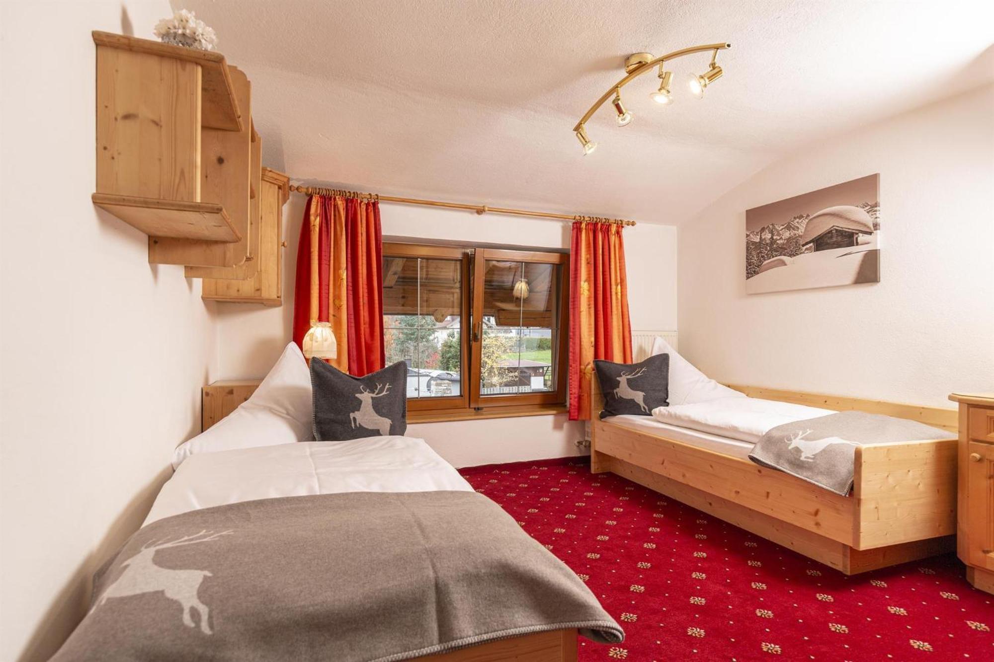 Haus Jochler Apartamento Ried im Zillertal Quarto foto